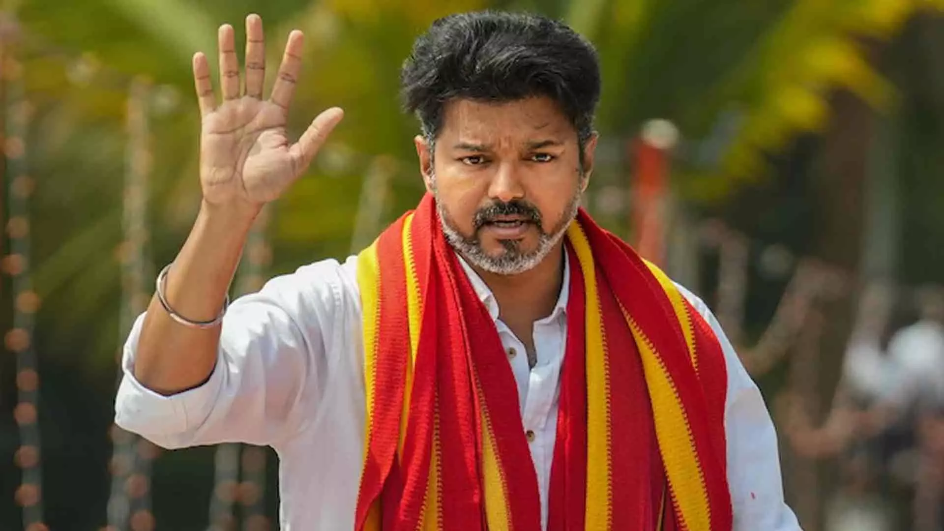 ബിജെപിക്ക് കൈകൊടുക്കുമോ വിജയ്?