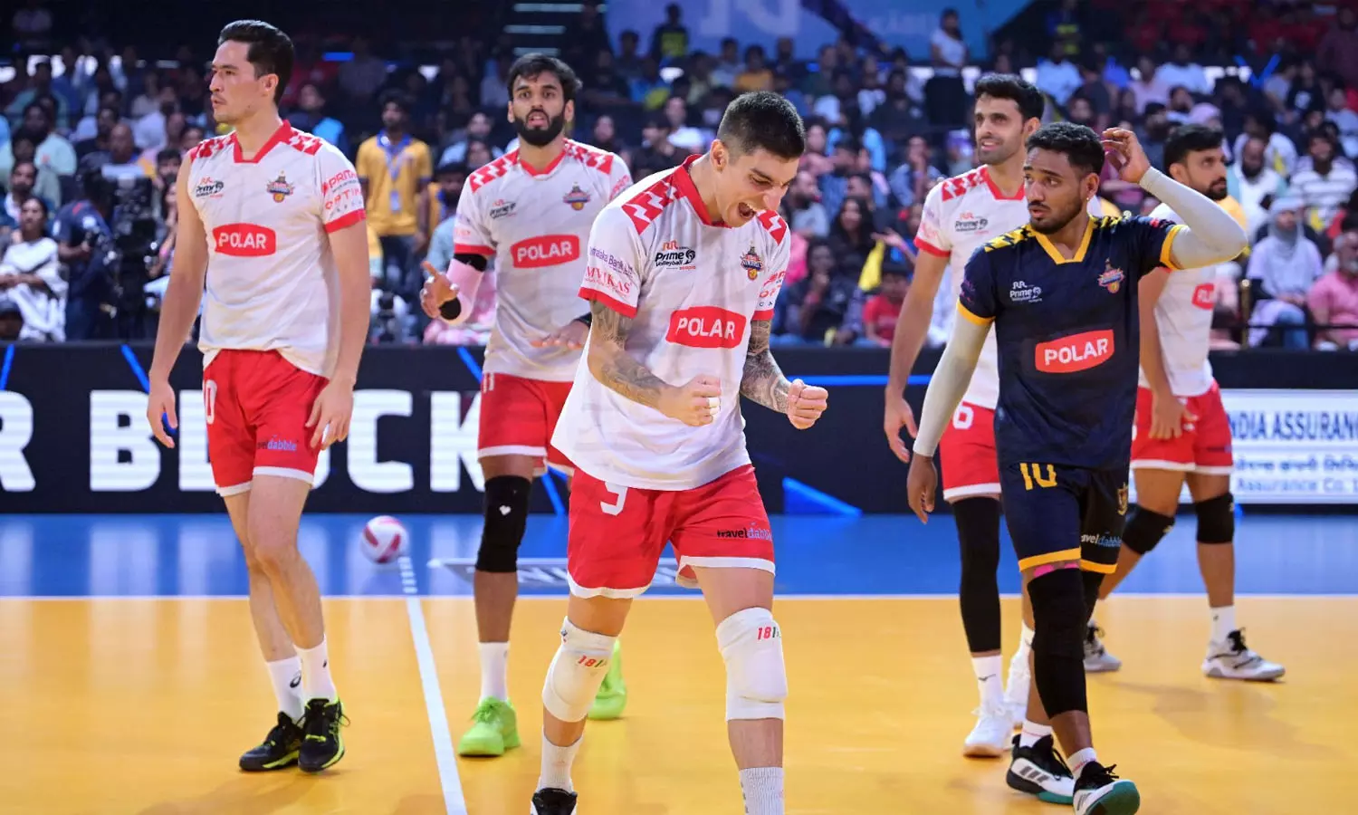 പ്രൈം വോളിബോൾ ലീഗ്: ചെന്നൈ ബ്ലിറ്റ്സിനെ തകർത്ത് കൊൽക്കത്ത തണ്ടർബോൾട്സ് പ്രൈം വോളിബോൾ ലീഗ്: ചെന്നൈ ബ്ലിറ്റ്സിനെ തകർത്ത് കൊൽക്കത്ത തണ്ടർബോൾട്സ്