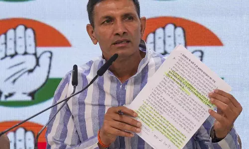 ഹിന്ദു-മുസ്‌ലിം പ്രശ്‌നങ്ങളിലാണ് ബിജെപിയുടെ ശ്രദ്ധ, കഫ്‌സിറപ്പ് മരണങ്ങളിൽ ആരാണ് ഉത്തരവാദി; മധ്യപ്രദേശ് സർക്കാറിനെതിരെ കോൺഗ്രസ്‌