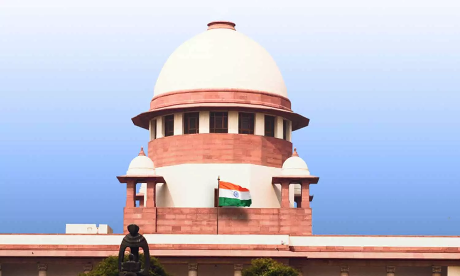 തമിഴ്നാട് സർക്കാറിന് തിരിച്ചടി; കരൂർ ദുരന്തത്തിലെ ജുഡീഷ്യൽ അന്വേഷണം സുപ്രീംകോടതി തടഞ്ഞു