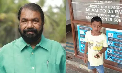 ഡോക്ടറേ, ഈ കിളിക്കുഞ്ഞിനെ ജീവൻ വെപ്പിക്കാവോ?; ആശുപത്രിയിലെത്തിയ നാലാം ക്ലാസുകാരന്റെ ചിത്രം പങ്കുവെച്ച് മന്ത്രി വി. ശിവൻകുട്ടി