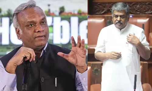 കുട്ടികളിൽ തെറ്റായ ചിന്താഗതി സൃഷ്ടിക്കും, സർക്കാർ സ്ഥാപനങ്ങളിലും പൊതുസ്ഥലങ്ങളിലും ആർഎസ്എസിനെ നിരോധിക്കണം; കർണാടക കോൺഗ്രസ് നേതാക്കൾ കുട്ടികളിൽ തെറ്റായ ചിന്താഗതി സൃഷ്ടിക്കും, സർക്കാർ സ്ഥാപനങ്ങളിലും പൊതുസ്ഥലങ്ങളിലും ആർഎസ്എസിനെ നിരോധിക്കണം; കർണാടക കോൺഗ്രസ് നേതാക്കൾ