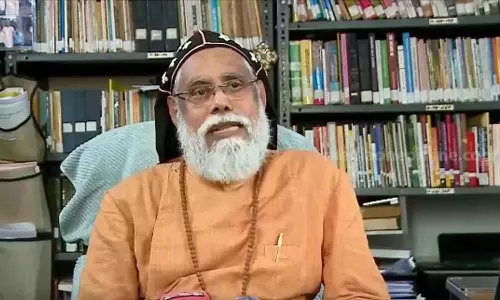 അധ്യാപികമാര്ക്കില്ലാത്ത എന്ത് യൂണിഫോം നിബന്ധനയാണ് കുട്ടികൾക്ക്? പള്ളുരുത്തിയിലെ സെന്റ് റീത്താസ് സ്കൂളിലെ ഹിജാബ് വിവാദത്തില് യൂഹാനോന് മാര് മിലിത്തിയോസ് അധ്യാപികമാര്ക്കില്ലാത്ത എന്ത് യൂണിഫോം നിബന്ധനയാണ് കുട്ടികൾക്ക്? പള്ളുരുത്തിയിലെ സെന്റ് റീത്താസ് സ്കൂളിലെ ഹിജാബ് വിവാദത്തില് യൂഹാനോന് മാര് മിലിത്തിയോസ്