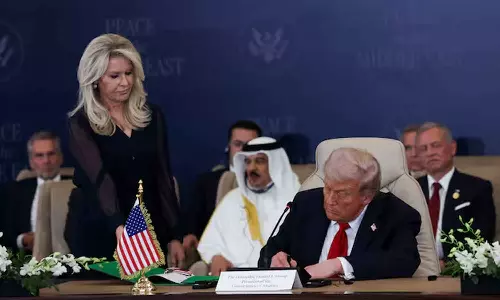 ഗസ്സയിൽ ഇസ്രായേൽ വംശഹത്യ അവസാനിപ്പിക്കാൻ സമാധാനക്കരാർ ഒപ്പിട്ടു