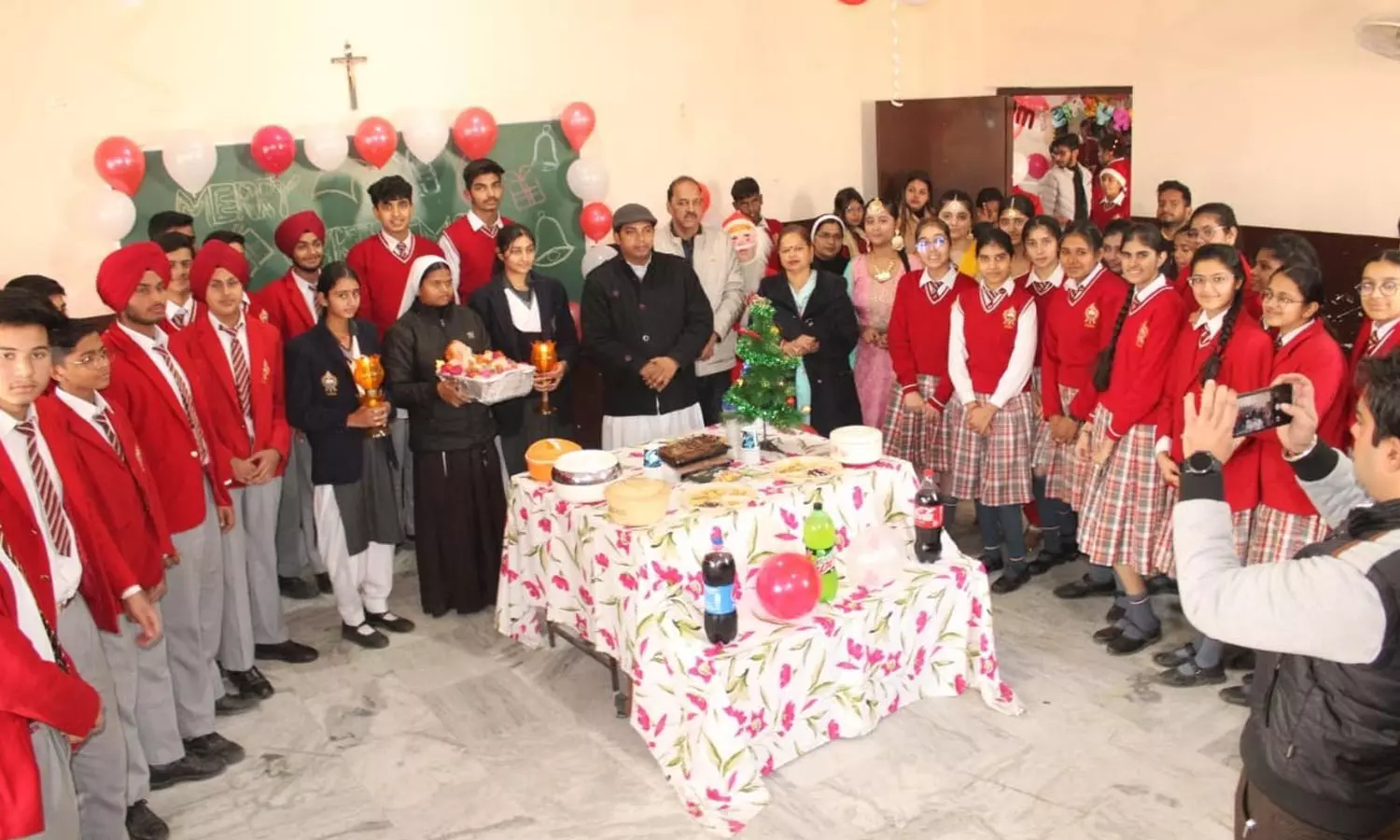 പഞ്ചാബിലെ സ്കൂളിൽ യൂണിഫോമിറ്റി തകർന്ന് പോകുമെന്ന് പേടിച്ചു ശിരോവസ്ത്ര നിരോധനം ക്രിസ്ത്യൻ മാനേജ്മെന്റ് നടത്തിയിട്ടില്ല: സുദേഷ് എം.രഘു പഞ്ചാബിലെ സ്കൂളിൽ യൂണിഫോമിറ്റി തകർന്ന് പോകുമെന്ന് പേടിച്ചു ശിരോവസ്ത്ര നിരോധനം ക്രിസ്ത്യൻ മാനേജ്മെന്റ് നടത്തിയിട്ടില്ല: സുദേഷ് എം.രഘു