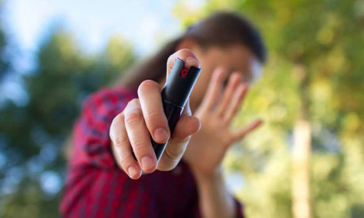 തിരുവനന്തപുരത്ത് സ്കൂളിൽ പെപ്പർ സ്പ്രേ പ്രയോഗം; വിദ്യാർത്ഥികളും അധ്യാപികയും ആശുപത്രിയിൽ തിരുവനന്തപുരത്ത് സ്കൂളിൽ പെപ്പർ സ്പ്രേ പ്രയോഗം; വിദ്യാർത്ഥികളും അധ്യാപികയും ആശുപത്രിയിൽ