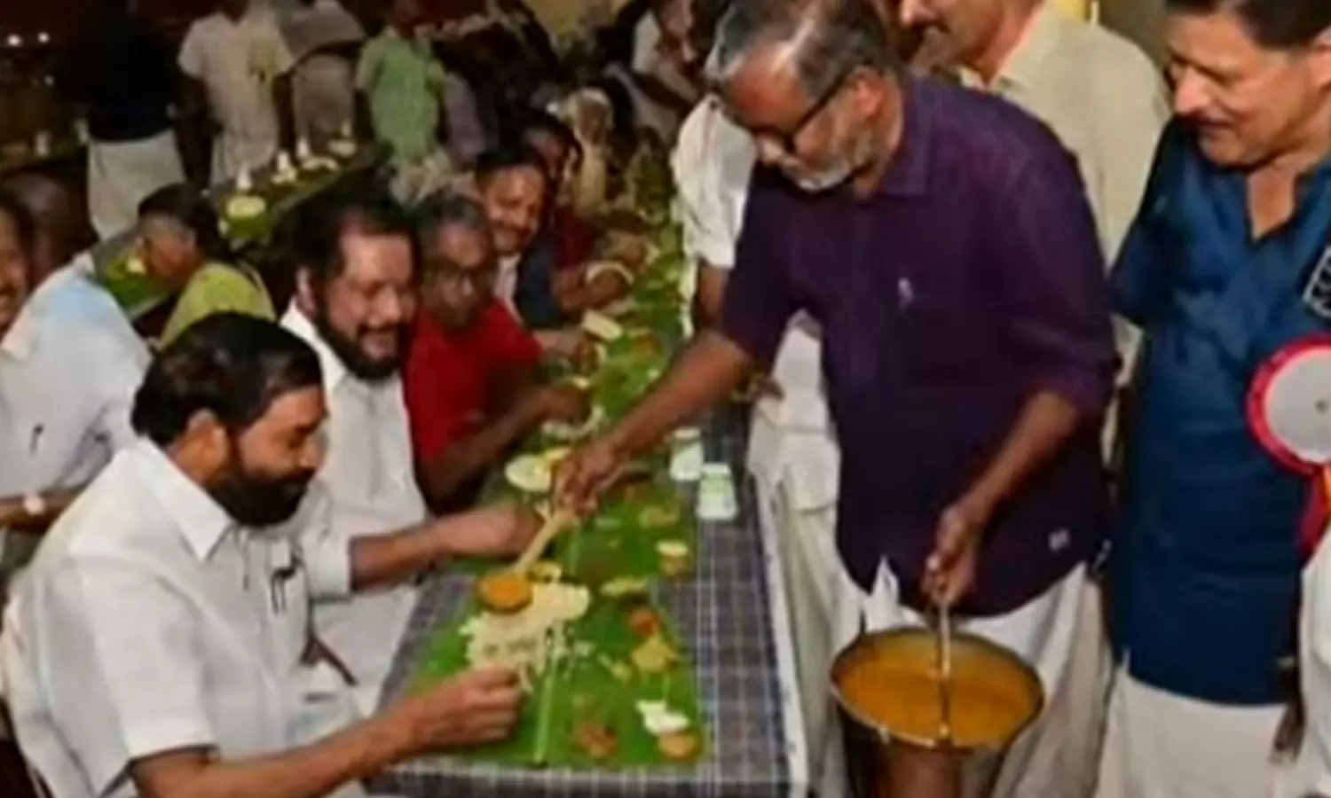 ചടങ്ങുകൾ പൂർത്തിയാക്കണമെങ്കിൽ സദ്യ കഴിക്കണമെന്ന് പറഞ്ഞു; ആറൻമുള വള്ളസദ്യ വിവാദത്തിൽ ആചാര ലംഘനം നടത്തിയിട്ടില്ലെന്ന് മന്ത്രി വി.എൻ വാസവൻ