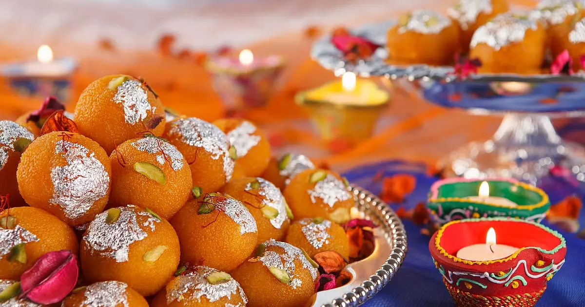 Emirates to provide Diwali delicacies to passengers Emirates to provide Diwali delicacies to passengers