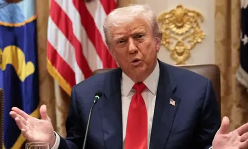 ഹമാസ് ആയുധങ്ങൾ കൈമാറണം, ഇല്ലെങ്കില്‍ അക്രമാസക്തമായ നടപടികളിലൂടെ അമേരിക്ക തന്നെ നടപ്പാക്കും; മുന്നറിയിപ്പുമായി ട്രംപ്