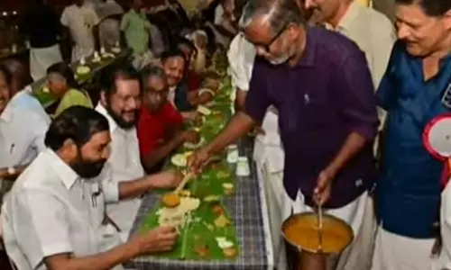 ചടങ്ങുകൾ പൂർത്തിയാക്കണമെങ്കിൽ സദ്യ കഴിക്കണമെന്ന് പറഞ്ഞു; ആറൻമുള വള്ളസദ്യ വിവാദത്തിൽ ആചാര ലംഘനം നടത്തിയിട്ടില്ലെന്ന് മന്ത്രി വി.എൻ വാസവൻ