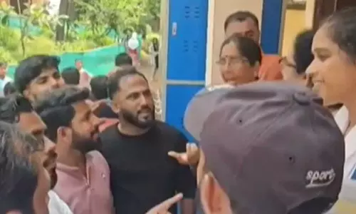 നോട്ട്ബുക്കിൽ ഫലസ്തീൻ പതാക വരച്ചു; കാസർകോട്ട് രണ്ട് വിദ്യാർഥികളെ സ്കൂളിൽ നിന്ന് പുറത്താക്കി