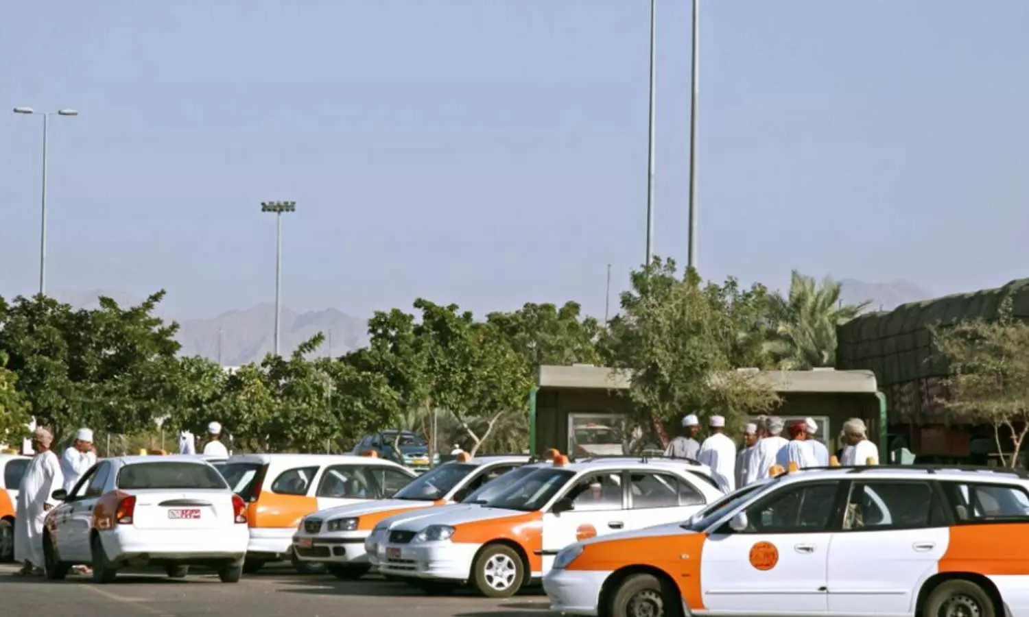 Oman warns taxi app operators against fare changes without approval