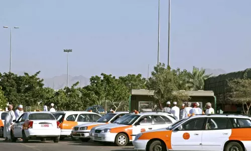 Oman warns taxi app operators against fare changes without approval