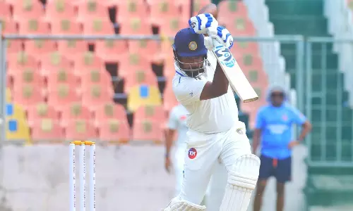 രഞ്ജി ട്രോഫി : മഹാരാഷ്ട്രക്കെതിരെ ലീഡ് വഴങ്ങി കേരളം രഞ്ജി ട്രോഫി : മഹാരാഷ്ട്രക്കെതിരെ ലീഡ് വഴങ്ങി കേരളം