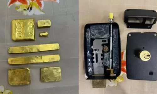 കുവൈത്തിൽ നിന്ന് 2.37 കോടി രൂപയുടെ സ്വർണം കടത്തിയ ആൾ ഹൈദരാബാദ് വിമാനത്താവളത്തിൽ പിടിയിൽ കുവൈത്തിൽ നിന്ന് 2.37 കോടി രൂപയുടെ സ്വർണം കടത്തിയ ആൾ ഹൈദരാബാദ് വിമാനത്താവളത്തിൽ പിടിയിൽ