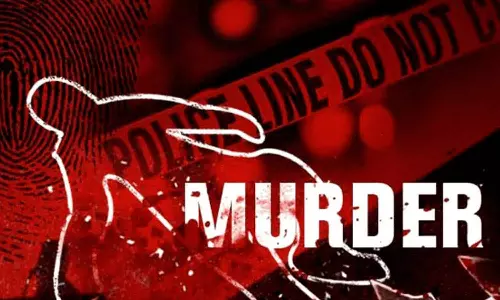 അരകല്ലുപയോഗിച്ച് തലക്കടിച്ചു; ആശ്രിത നിയമന ജോലി അനുജന് നൽകിയതിന് അമ്മയെ കൊലപ്പെടുത്തി യുവാവ്