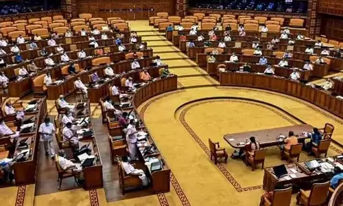 നവംബർ ഒന്നിലെ നിയമസഭാ സമ്മേളനം; എതിർപ്പുമായി പ്രതിപക്ഷം