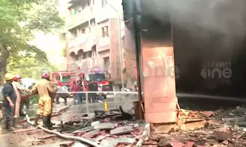 ഡൽഹിയിൽ എംപിമാരുടെ ഫ്ലാറ്റിൽ തീപിടിത്തം ഡൽഹിയിൽ എംപിമാരുടെ ഫ്ലാറ്റിൽ തീപിടിത്തം