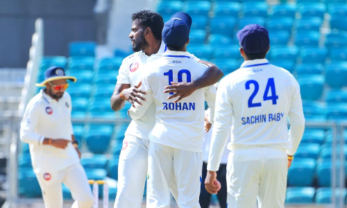 രഞ്ജി ട്രോഫി : കേരള - മഹാരാഷ്ട്ര മത്സരം സമനിലയിൽ