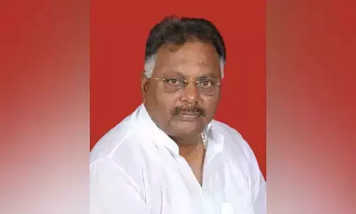 കർണാടകയിൽ മുൻ ബിജെപി എംഎൽഎയുടെ വീടിനടുത്ത് വോട്ടർ രേഖകൾ കത്തിച്ച നിലയിൽ