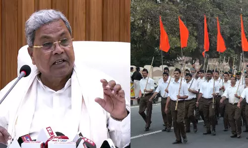 കർണാടകയിൽ ആർഎസ്എസ് പതാകകൾ നീക്കം ചെയ്ത് പൊലീസ്