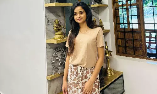 ദൈവത്തിന്റെ ആളുകളായി നിന്ന് കുട്ടികളെ ഉപദ്രവിക്കുമ്പോൾ...; കുറിപ്പുമായി നടി മീനാക്ഷി