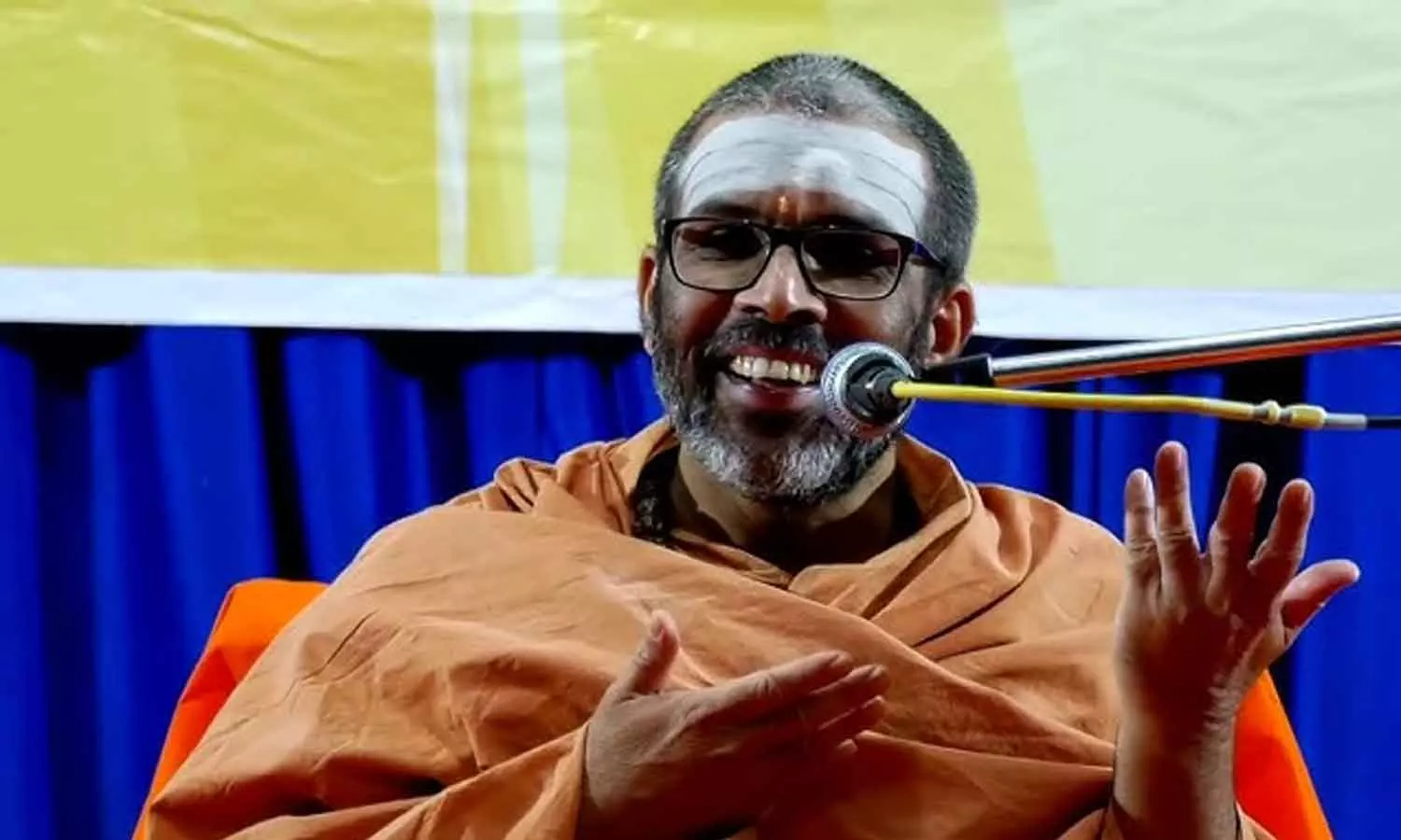 ഹിന്ദു ദമ്പതികൾക്ക് കുട്ടിയല്ല, കുട്ടികളാണ്  വേണ്ടത്; സ്വാമി ചിദാനന്ദപുരി