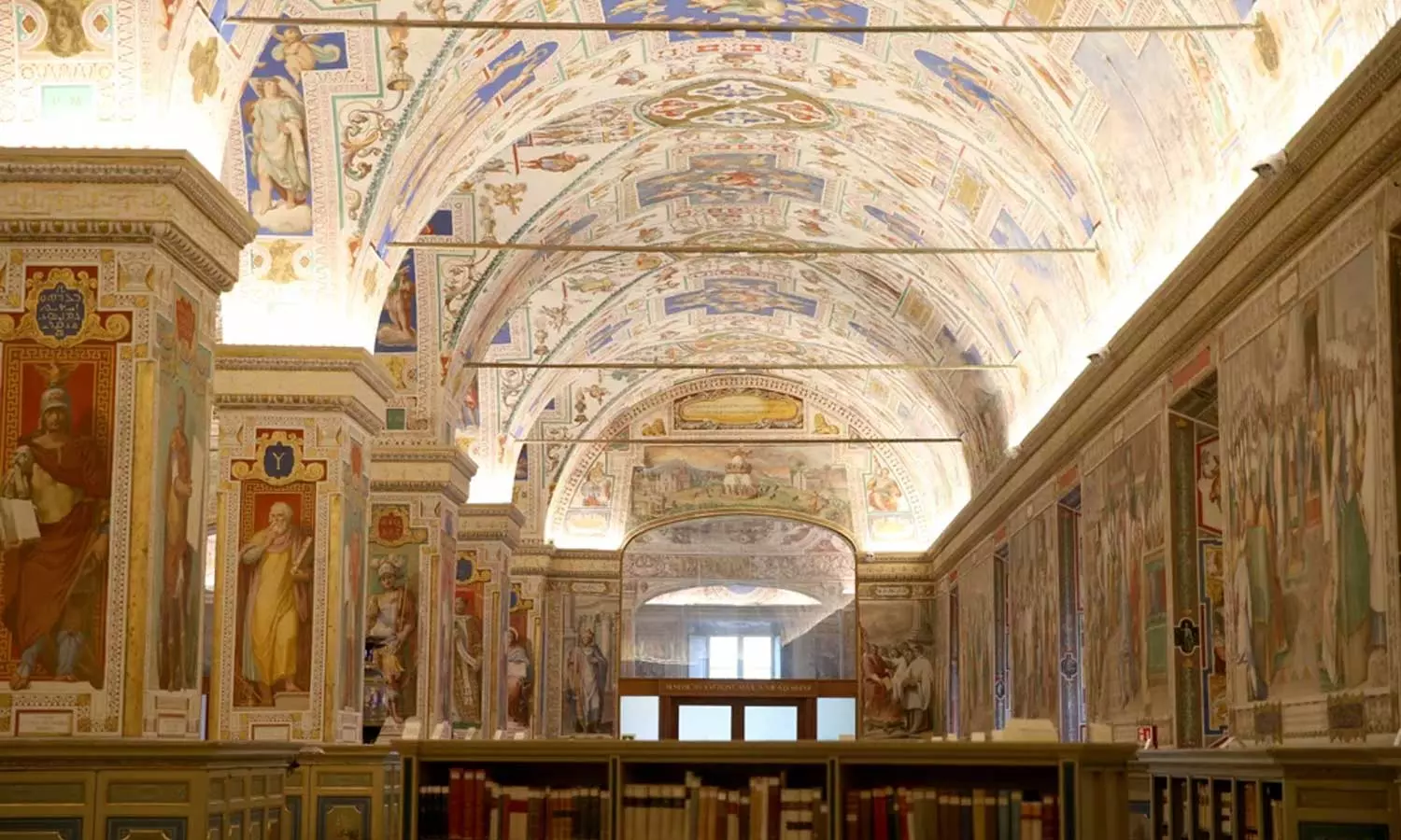 Vatican sets up Muslim prayer room at Apostolic Library