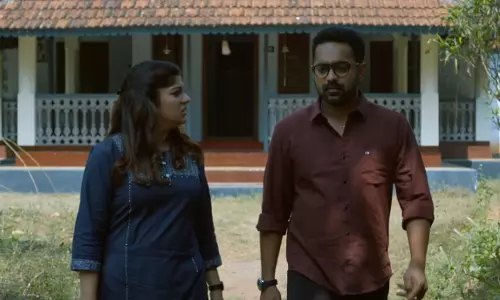 അടുത്ത ട്വിസ്റ്റ്...ദേ വീണ്ടും ട്വിസ്റ്റ്; ഒടിടി റിലീസിന് പിന്നാലെ ആസിഫലി ചിത്രം മിറാഷിന് ട്രോളോട് ട്രോൾ