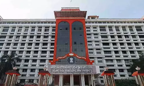 ശബരിമല സ്വർണക്കൊള്ള: പിന്നിൽ വമ്പന്‍ സ്രാവുകളെന്ന് ഹൈക്കോടതി