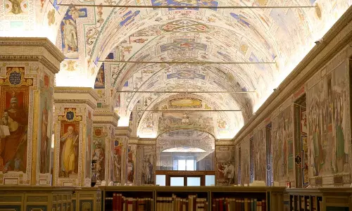 Vatican sets up Muslim prayer room at Apostolic Library