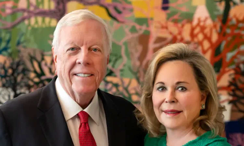 സമ്പത്തിൻ്റെ 95 ശതമാനവും ജീവകാരുണ്യ പ്രവർത്തനങ്ങൾക്ക്; ഈ കോടീശ്വര ദമ്പതികളെ തിരഞ്ഞ് ലോകം