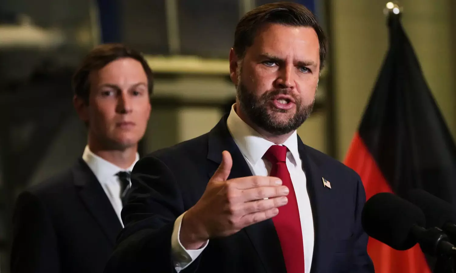 ഗസ്സ വെടിനിർത്തലിൽ പ്രതീക്ഷ; ഹമാസിന്റെ നിരായുധീകരണത്തിൽ സമയപരിധി നിശ്ചയിക്കില്ല: ജെ.ഡി വാൻസ്‌