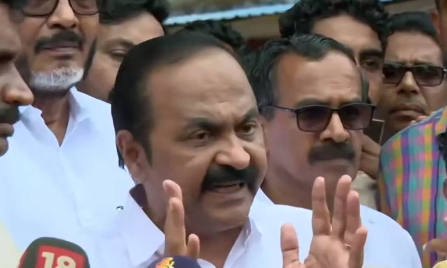 കേന്ദ്ര ഫണ്ട് മോദിയുടെ വീട്ടിൽ നിന്നല്ല അതു വാങ്ങുന്നതിൽ തെറ്റില്ല: പ്രതിപക്ഷ നേതാവ്