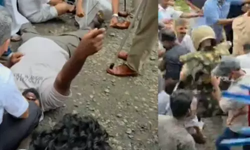 താമരശ്ശേരിയിലെ ഫ്രഷ്‌കട്ടിനെതിരെ സമരം; മുന്നൂറോളം പേർക്കെതിരെ കേസ്,പൊലീസ് ഉദ്യോഗസ്ഥരെ കൊല്ലാൻ ശ്രമിച്ചെന്ന് എസ്എഫ്ആർ