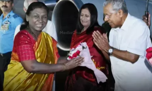 രാഷ്ട്രപതി ദ്രൗപതിമുർമു ഇന്ന് ശബരിമലയില്; നിലക്കൽ മുതൽ പമ്പ വരെ കനത്ത സുരക്ഷാക്രമീകരണങ്ങള് രാഷ്ട്രപതി ദ്രൗപതിമുർമു ഇന്ന് ശബരിമലയില്; നിലക്കൽ മുതൽ പമ്പ വരെ കനത്ത സുരക്ഷാക്രമീകരണങ്ങള്