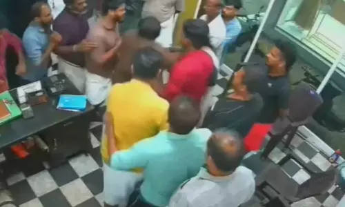 പാലക്കാട് സിപിഎം നേതാക്കൾ വ്യാപാരിയെ കടയിൽ കയറി മർദിച്ചതായി പരാതി