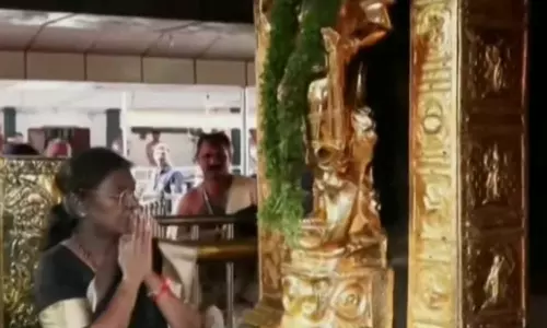 ശബരിമല ദര്ശനം നടത്തി രാഷ്ട്രപതി ദ്രൗപതി മുർമു ശബരിമല ദര്ശനം നടത്തി രാഷ്ട്രപതി ദ്രൗപതി മുർമു