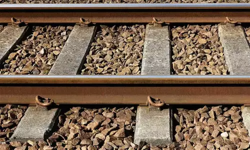 അസമിൽ റെയിൽവേ ട്രാക്കിൽ സ്ഫോടനം