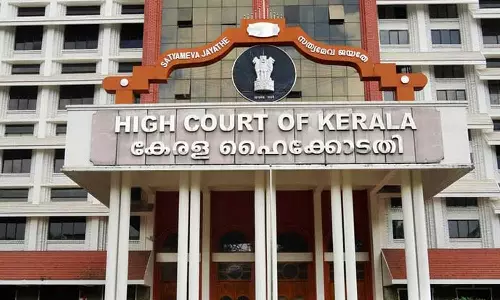 ബ്രാഹ്മണർ അല്ലാത്തവരെയും ക്ഷേത്രങ്ങളിലെ   ശാന്തിമാരായി നിയമിക്കാം; തിരുവിതാംകൂർ ദേവസ്വം ബോർഡിന്റെ വിജ്ഞാപനം ശരിവെച്ച് ഹൈക്കോടതി