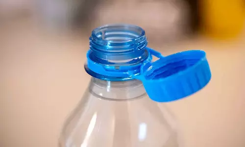 തൃശ്ശൂരിൽ കുപ്പിയുടെ അടപ്പ് വിഴുങ്ങി കുട്ടിക്ക് ദാരുണാന്ത്യം തൃശ്ശൂരിൽ കുപ്പിയുടെ അടപ്പ് വിഴുങ്ങി കുട്ടിക്ക് ദാരുണാന്ത്യം