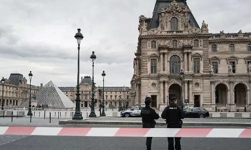Jewellery Heist: Louvre Chief Blames CCTV Gaps