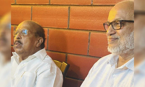 ജി.സുധാകരനെ സന്ദർശിച്ച് എം.എ ബേബി