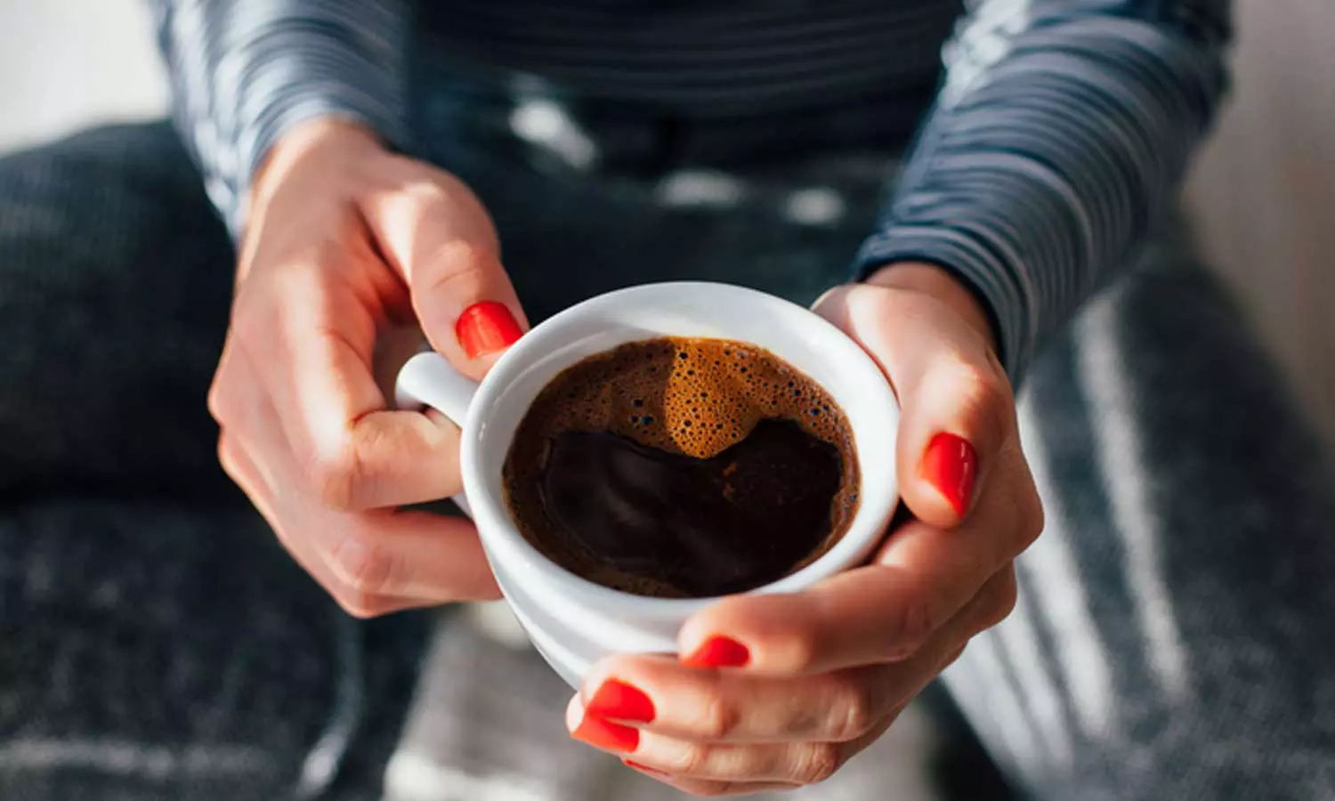 ടോയ്ലറ്റിൽ പോകണമെങ്കിൽ കാപ്പിയോ ചായയോ കുടിക്കണോ? ശീലം മാറ്റിക്കോളൂ, ഇല്ലെങ്കിൽ പണി വരും