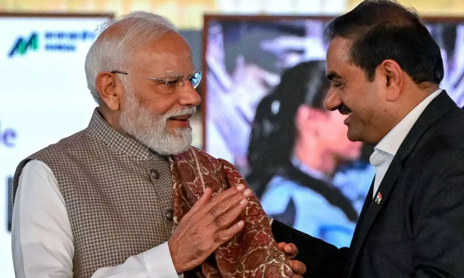 കടക്കെണിയിൽ അദാനി; രക്ഷിക്കാൻ LICയുടെ 32,760 കോടി രൂപ നിക്ഷേപിച്ച് കേന്ദ്രം