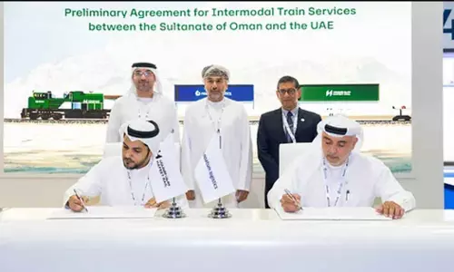ഒമാനും യുഎഇക്കുമിടയിൽ ചരക്ക് റെയിൽ സർവീസ്, പ്രാഥമിക കരാറിൽ ഒപ്പുവെച്ച് നോടം ലോജിസ്റ്റിക്‌സും ഹഫീത് റെയിലും