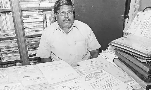 150 ഡിഗ്രിയുള്ള ചെന്നൈ പ്രഫസർ; പിന്നിൽ അമ്മക്ക് നൽകിയ ഒരു സത്യത്തിന്റെ കഥ