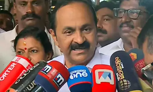 രസതന്ത്രത്തിനുള്ള നൊബേൽ സമ്മാനം പിണറായി വിജയന് നൽകണം: വി.ഡി സതീശൻ