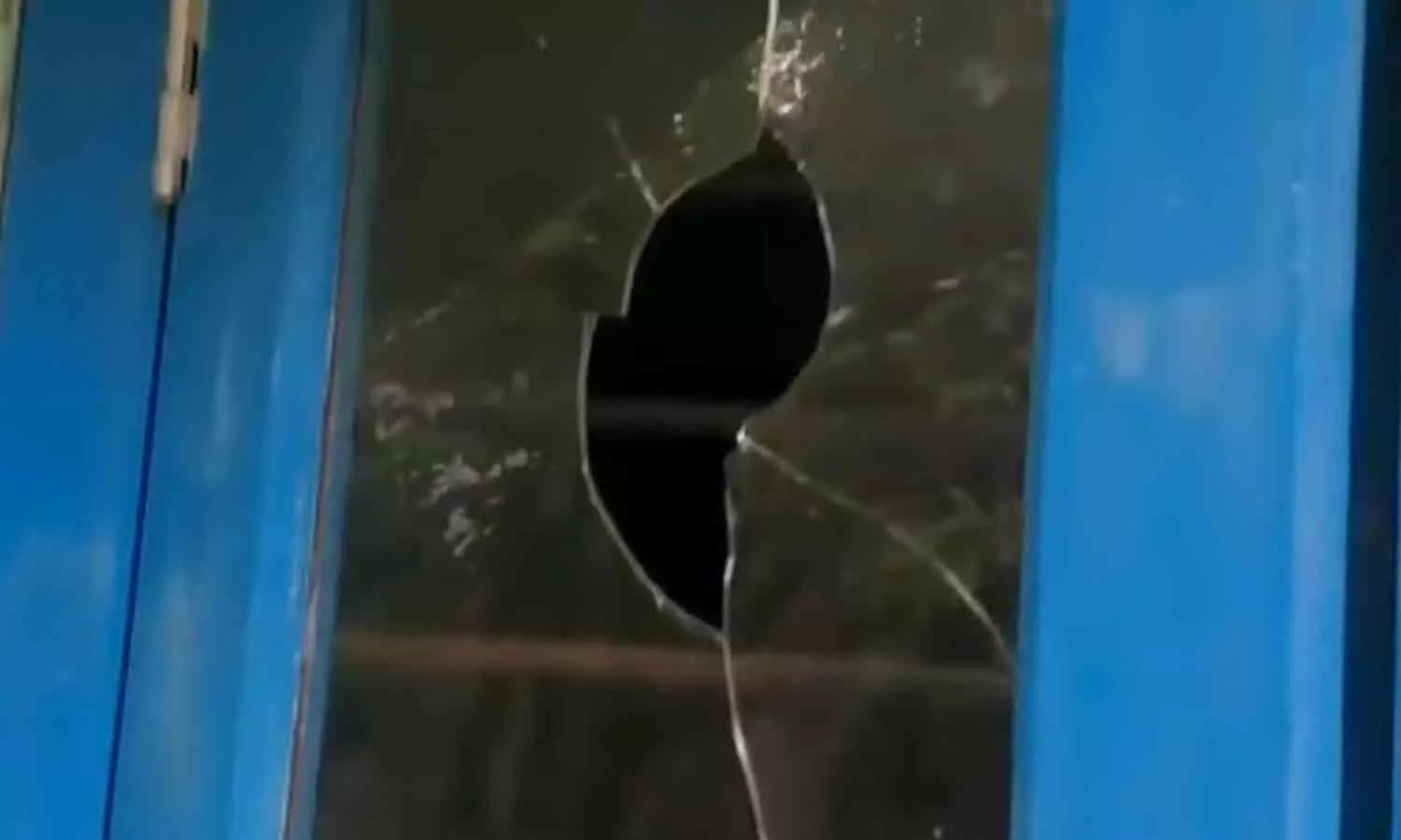 സർക്കാർ സ്കൂളിന് നേരെ സമൂഹിക വിരുദ്ധരുടെ ആക്രമണം സർക്കാർ സ്കൂളിന് നേരെ സമൂഹിക വിരുദ്ധരുടെ ആക്രമണം