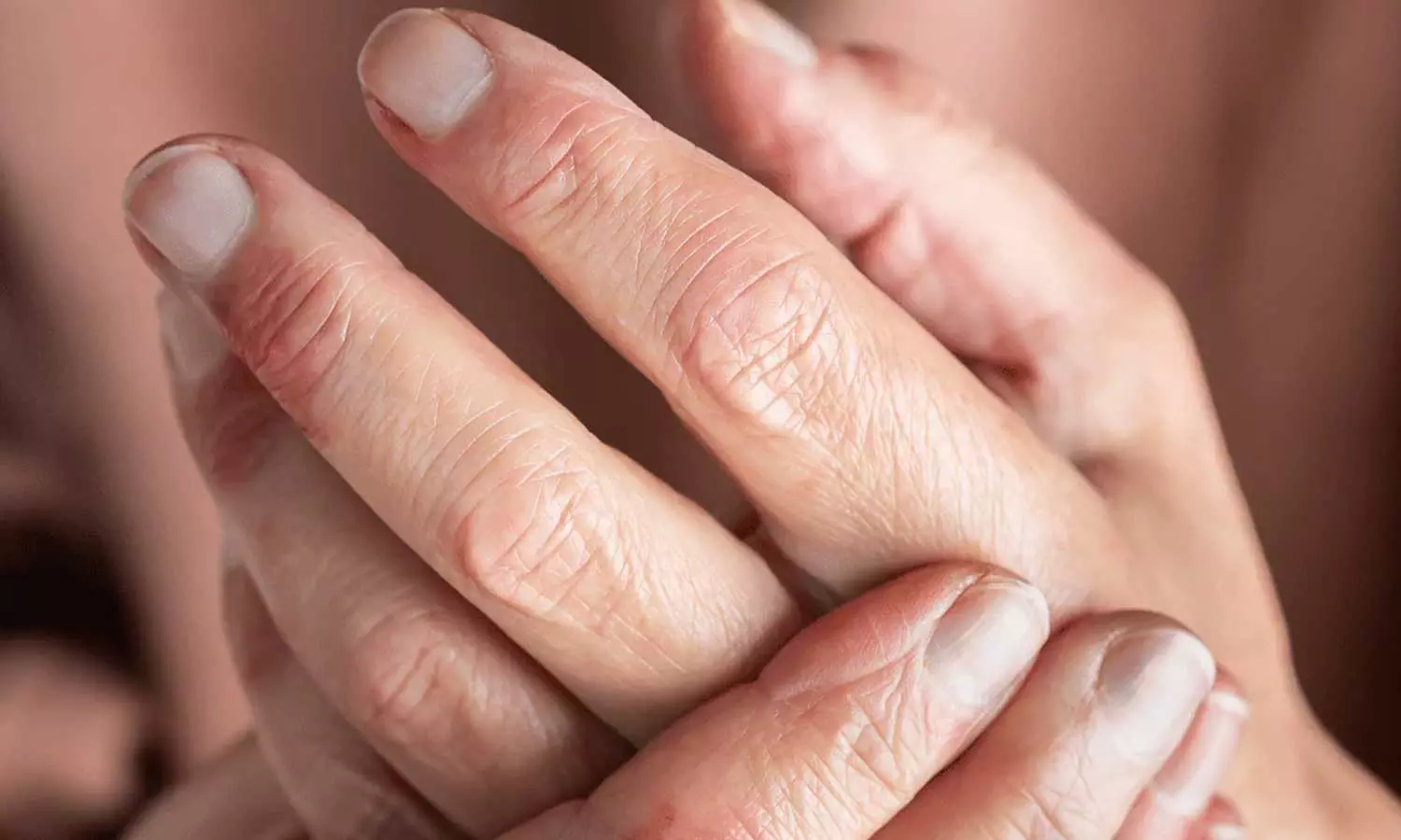 കൈകാലുകളിലെ ഈ അടയാളങ്ങൾ കരൾ രോഗത്തിന്റെ ലക്ഷണങ്ങളാകാം കൈകാലുകളിലെ ഈ അടയാളങ്ങൾ കരൾ രോഗത്തിന്റെ ലക്ഷണങ്ങളാകാം